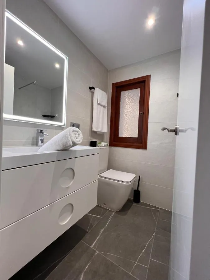 Apartamento espacioso de diseño a 3 min RENFE. Córdoba 0*,