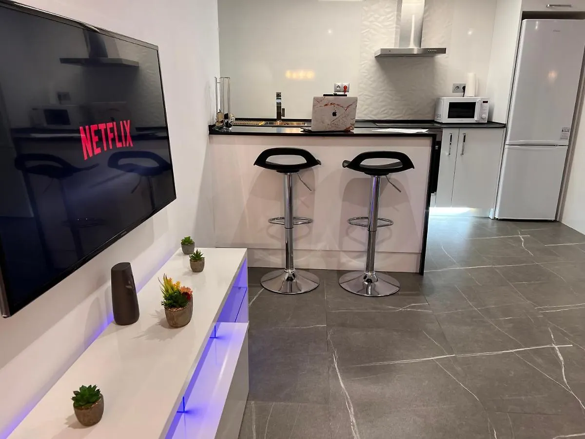 Apartamento espacioso de diseño a 3 min RENFE. Córdoba
