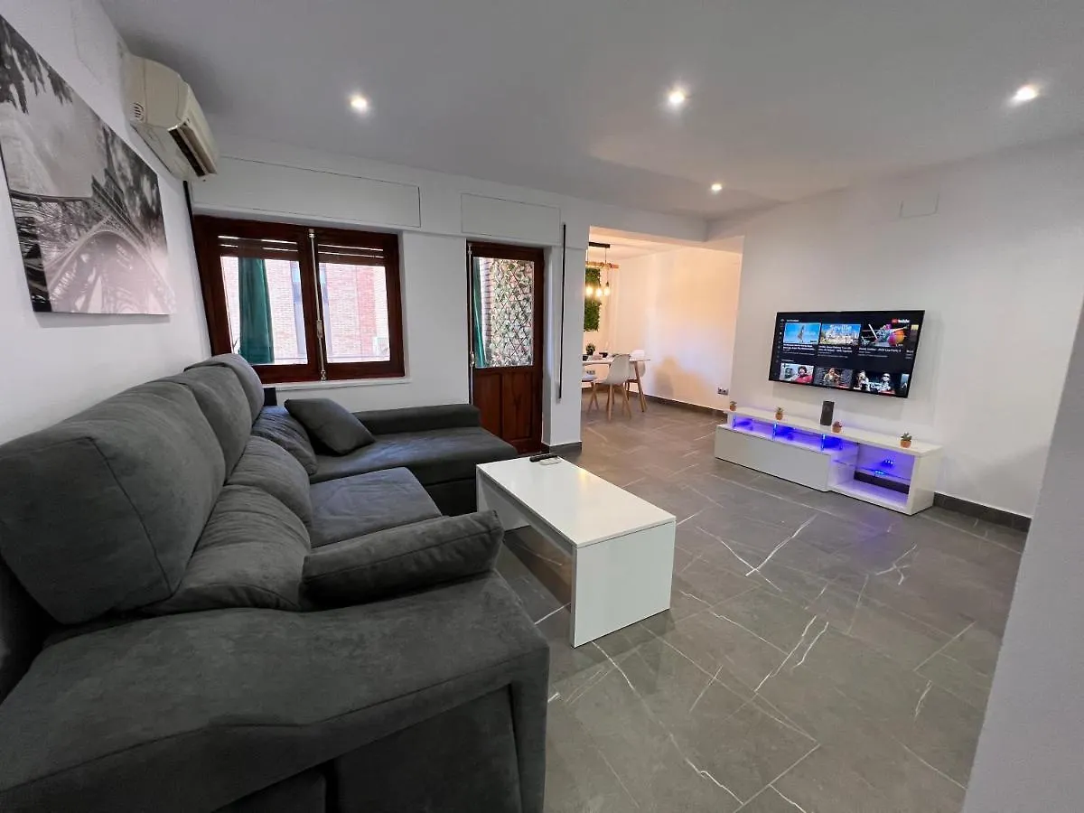 Apartamento Espacioso De Diseno A 3 Min Renfe. Cordoba