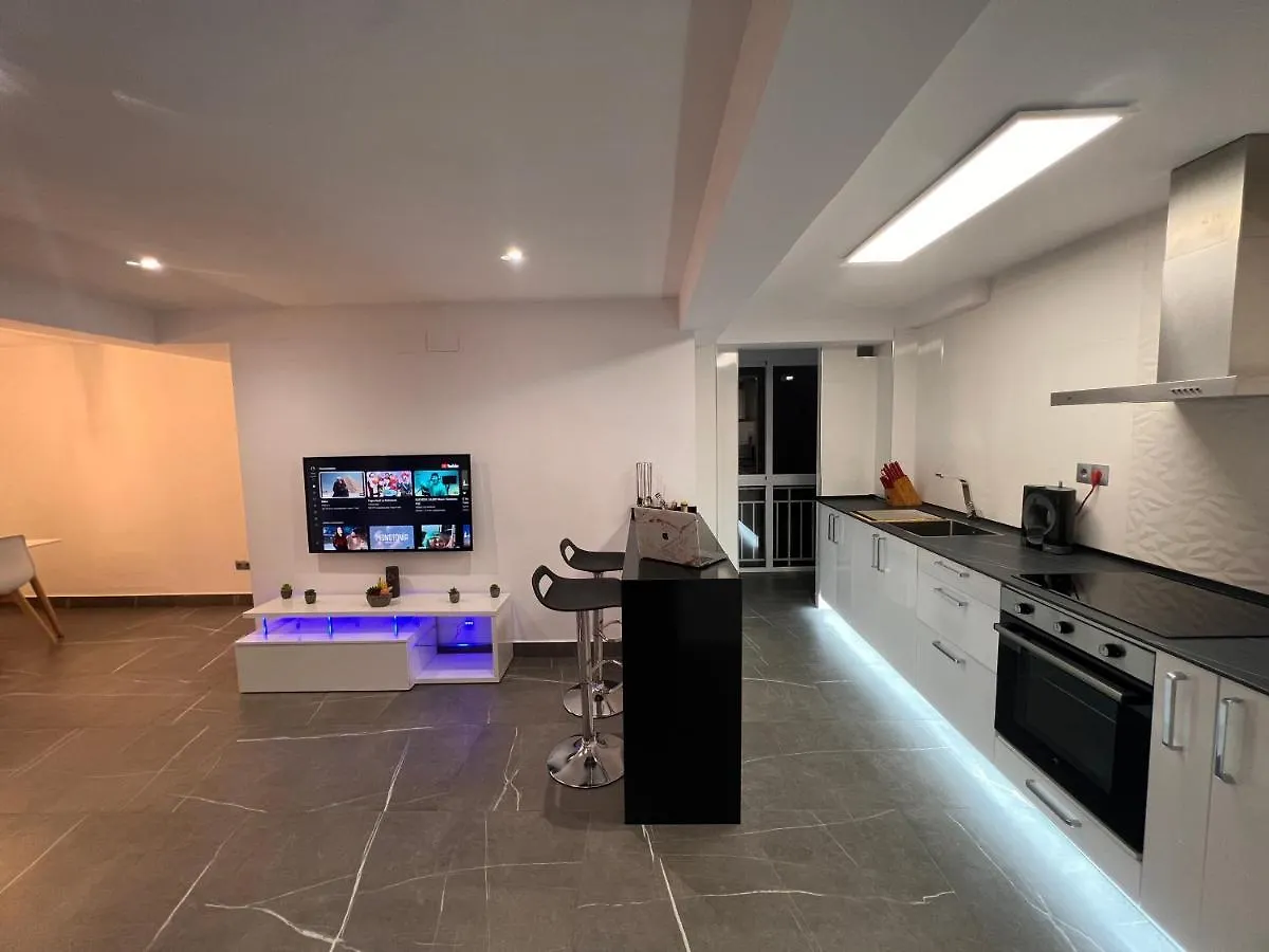 Apartamento Espacioso De Diseno A 3 Min Renfe. Cordoba Spain