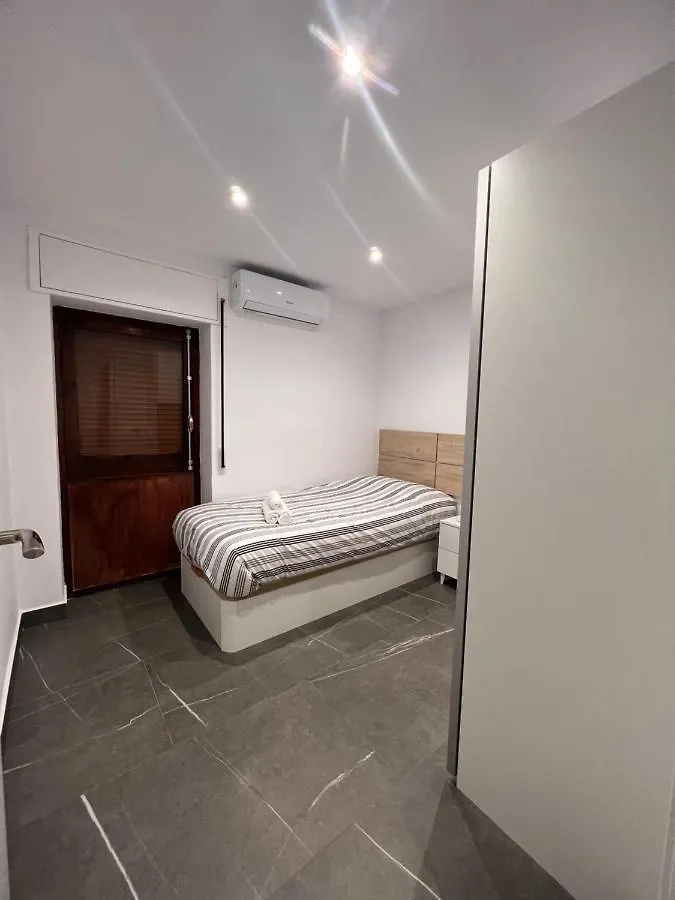 Apartment Apartamento Espacioso De Diseno A 3 Min Renfe. Cordoba Spain